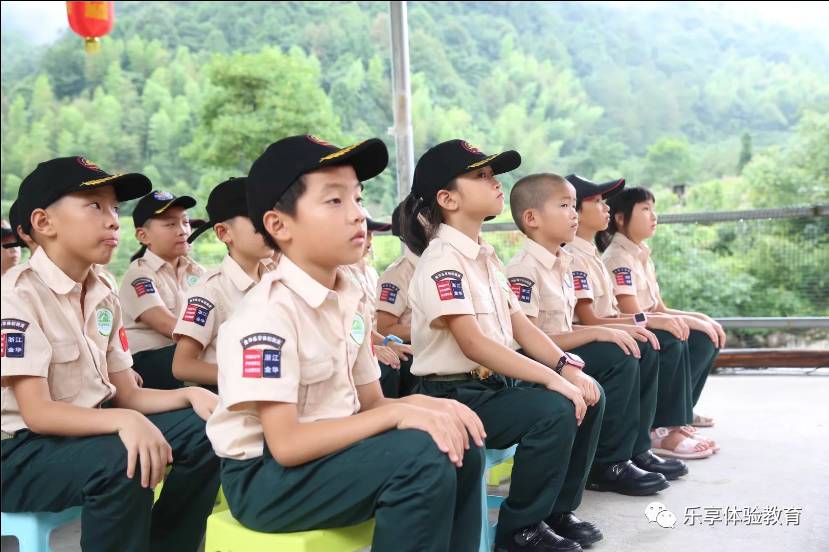 包含披荆斩棘：足球赛区热血战士勇往直前的词条