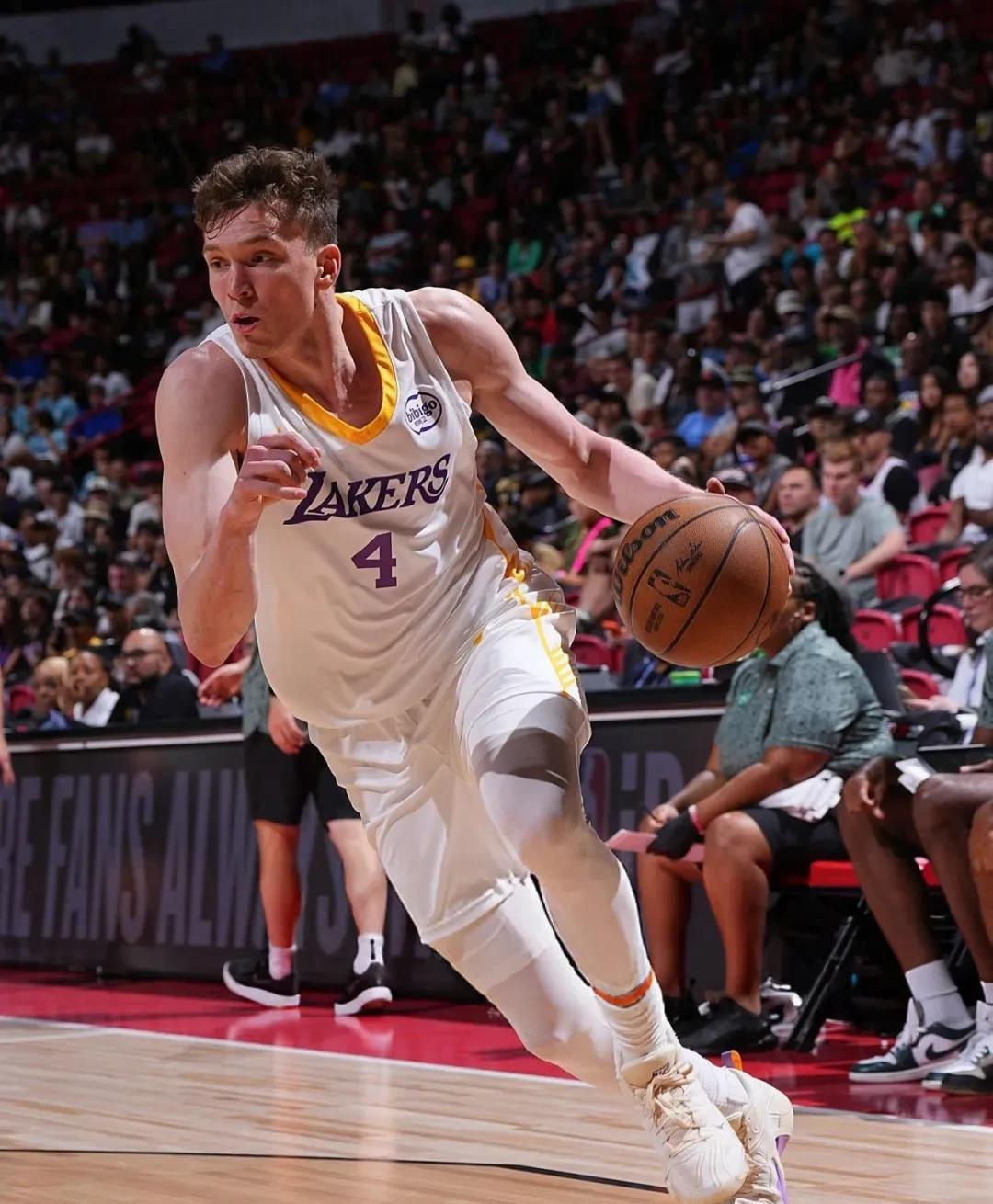 湖人遭遇困境，调整心态备战下一场的简单介绍