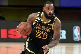 勒布朗詹姆斯迎来生涯历史性一刻，赢得球迷赞誉的简单介绍