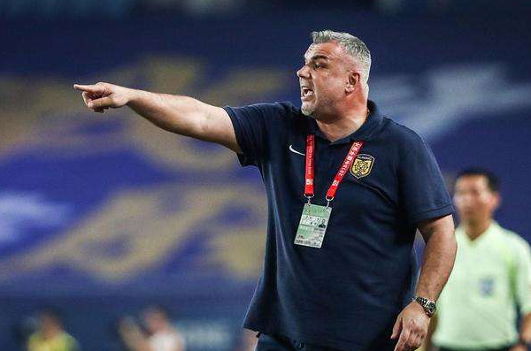 关于苏宁队进攻力表现出色，备战下一场比赛士气高昂的信息