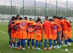 山东泰山战胜青岛黄海，取得两连胜(山东泰山战胜青岛黄海,取得两连胜的胜利)